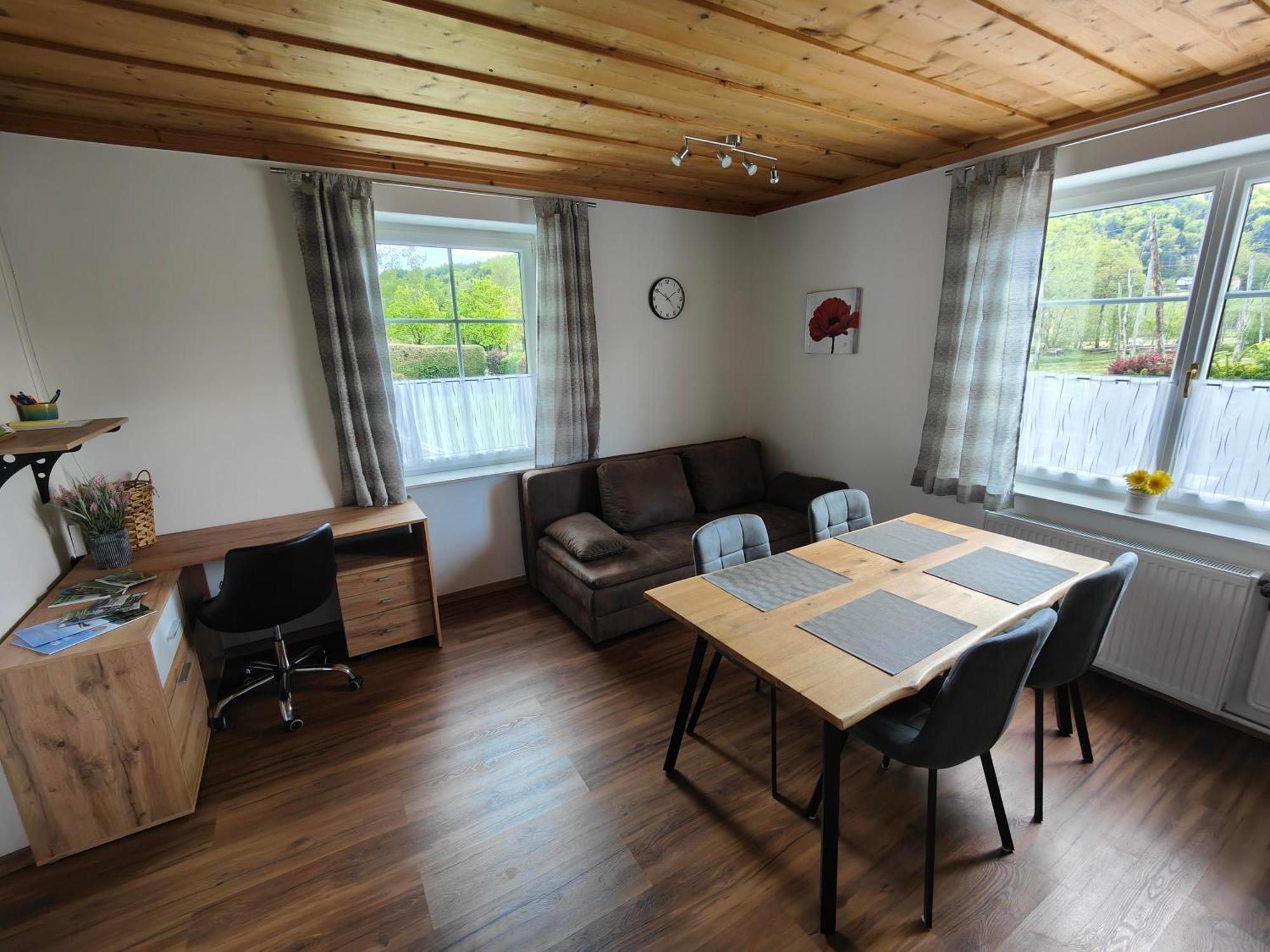 Ferienwohnung Am Freibad Leutschach Buitenkant foto