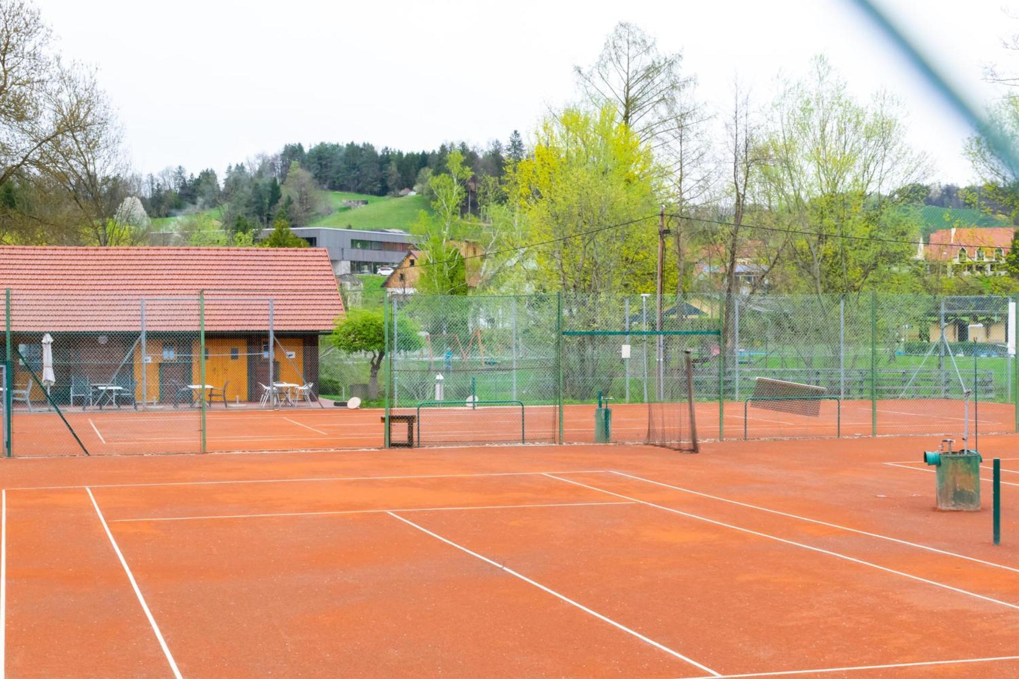 Ferienwohnung Am Freibad Leutschach Buitenkant foto